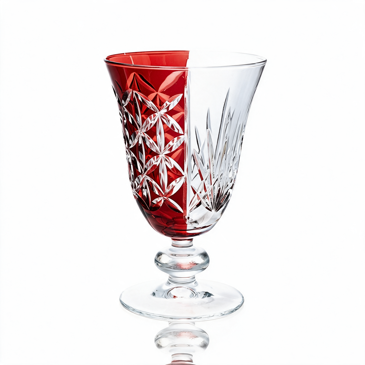 Verre à pied en cristallin taillé Elia Hybrid