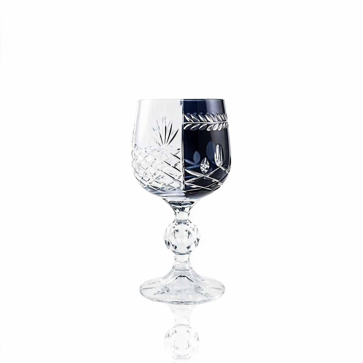 Hybrid-Weinkelch aus geschliffenem Glas