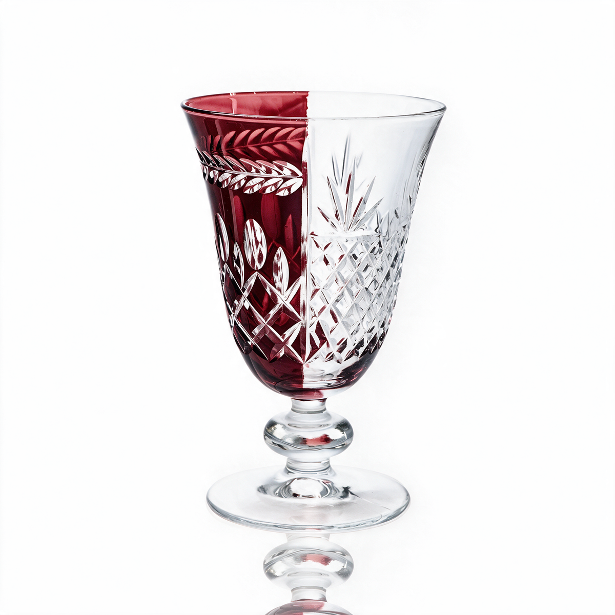 Verre à pied en cristallin taillé Aurel Hybrid