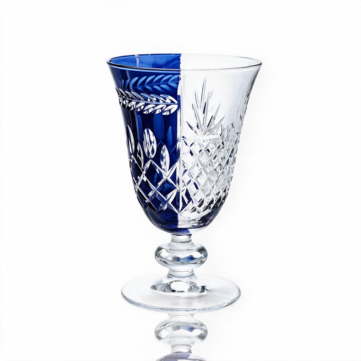 Verre à pied en cristallin taillé Aurel Hybrid