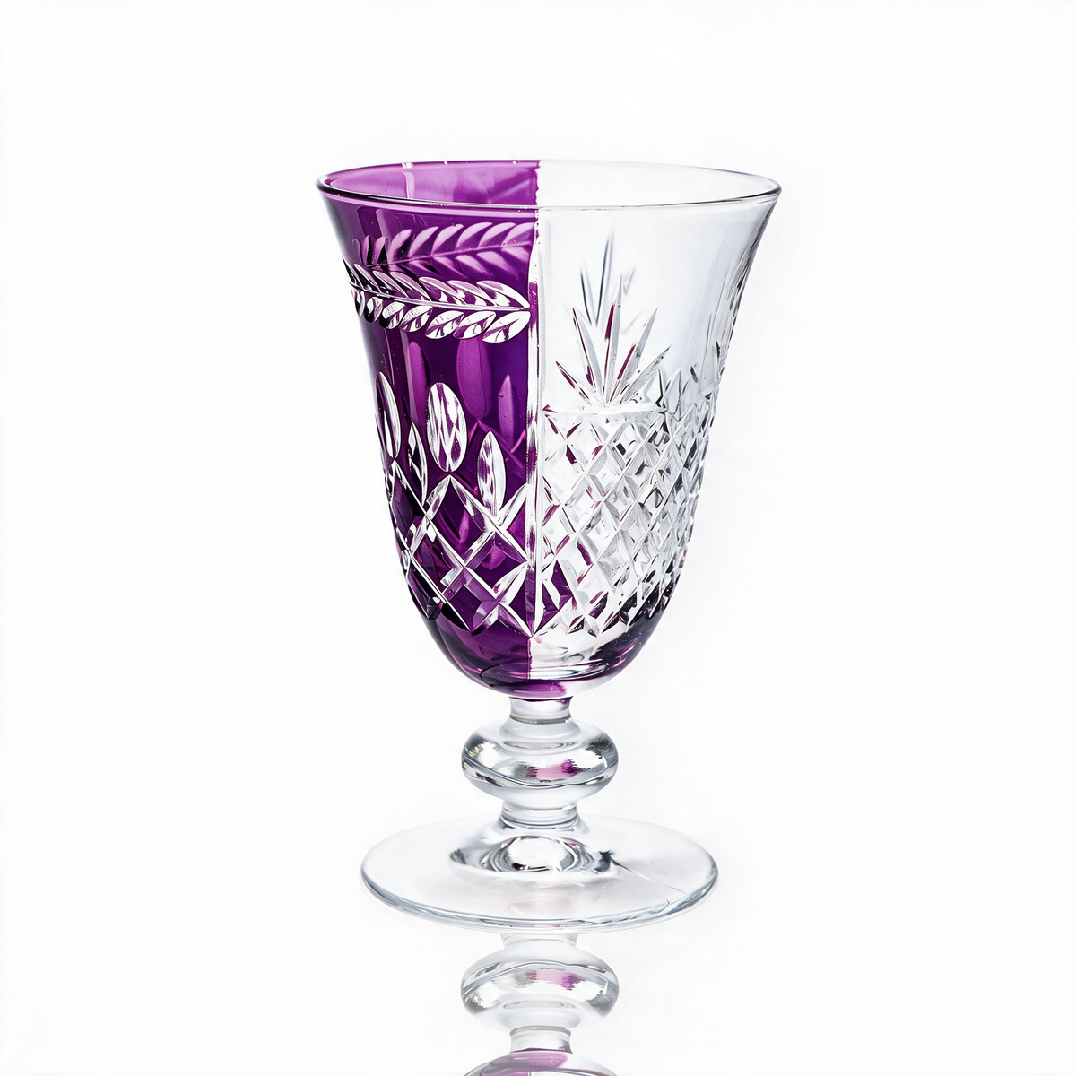 Verre à pied en cristallin taillé Aurel Hybrid