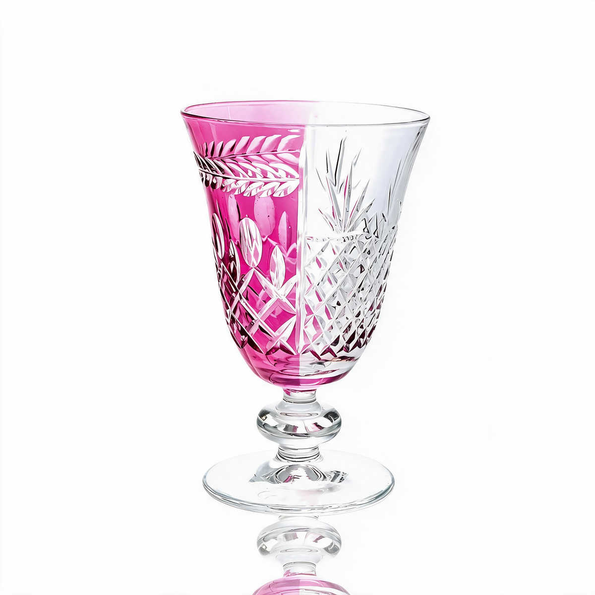 Verre à pied en cristallin taillé Aurel Hybrid