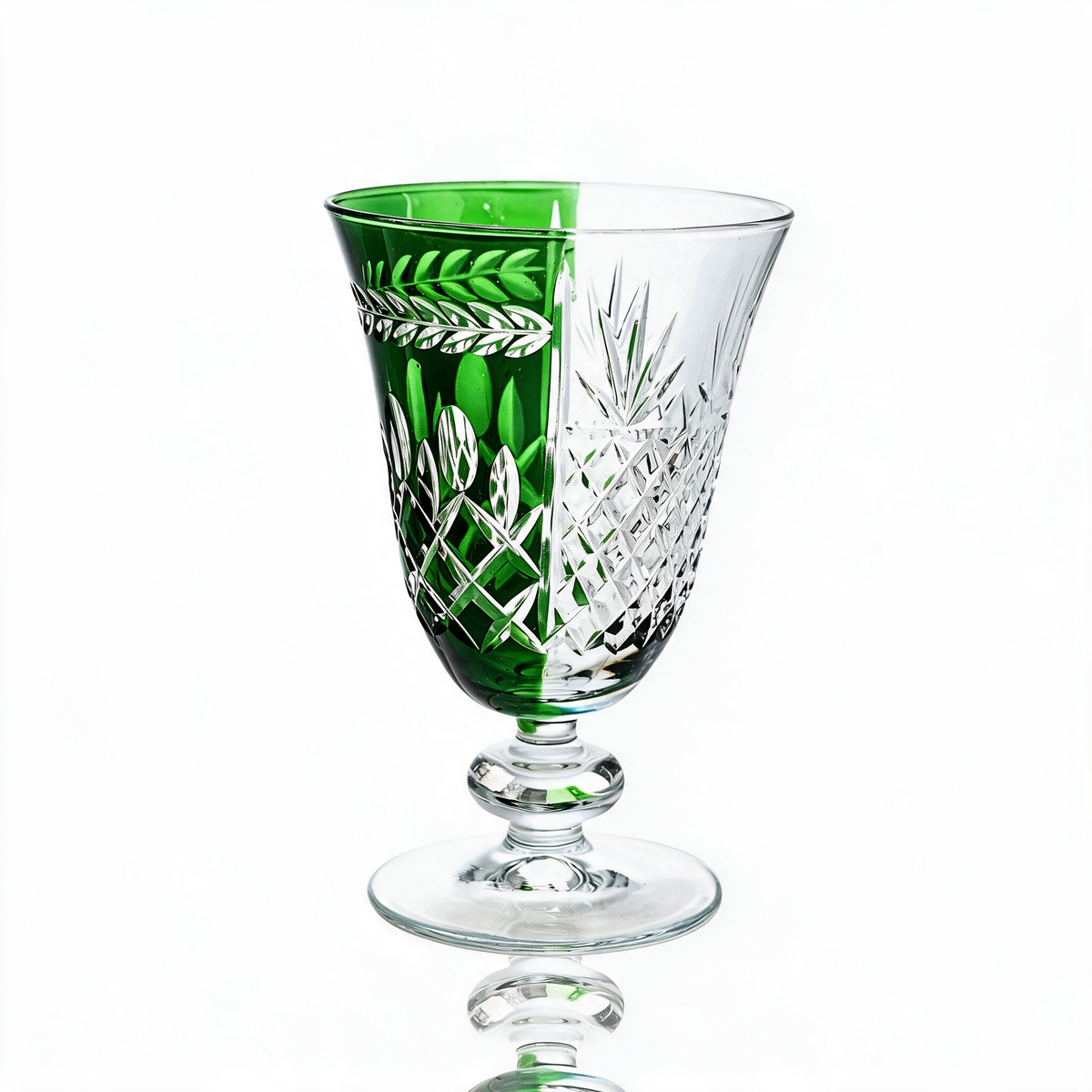 Verre à pied en cristallin taillé Aurel Hybrid